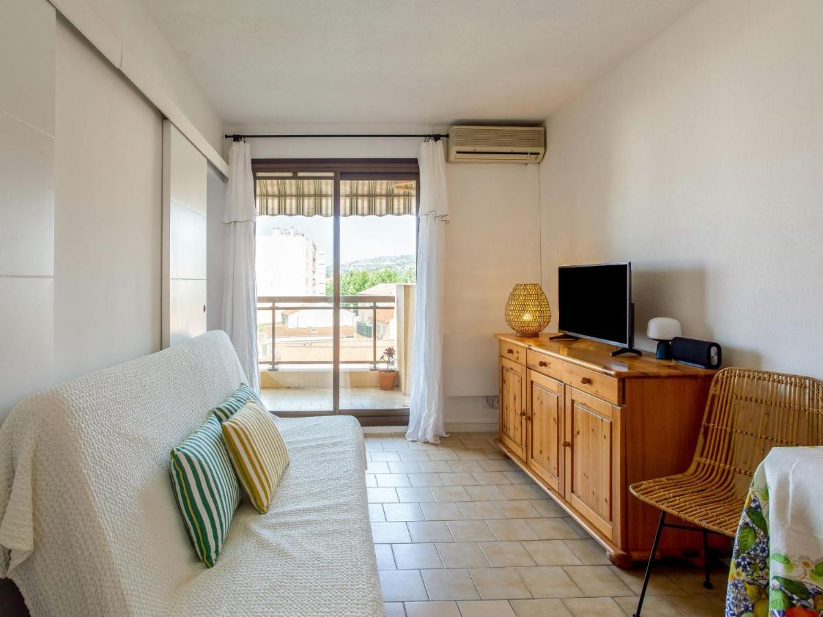 Apartment Saint James-13 By Interhome เลอลาวองดูว์ ภายนอก รูปภาพ